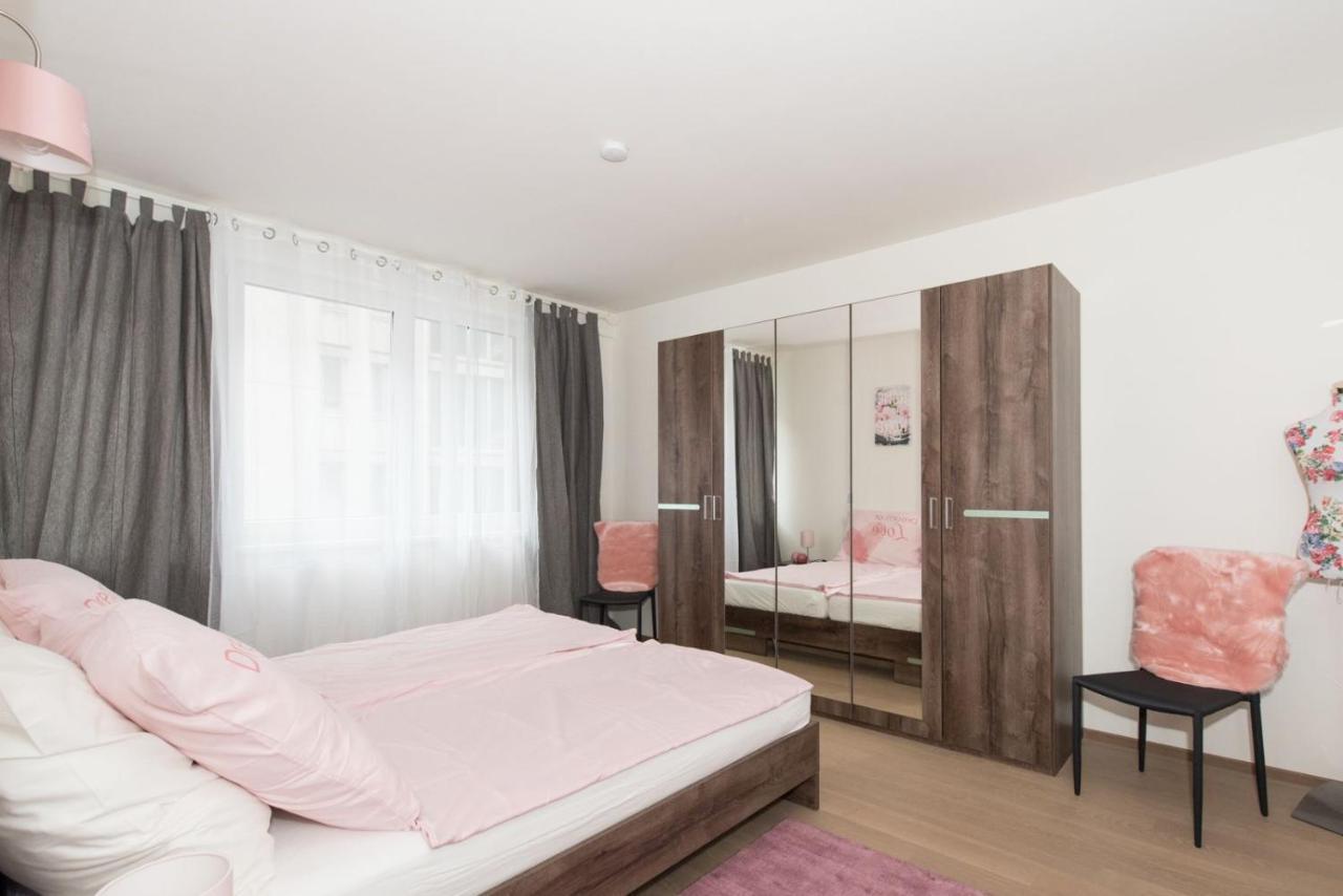 Sissy Apartment - Self Check-In Wina Bagian luar foto
