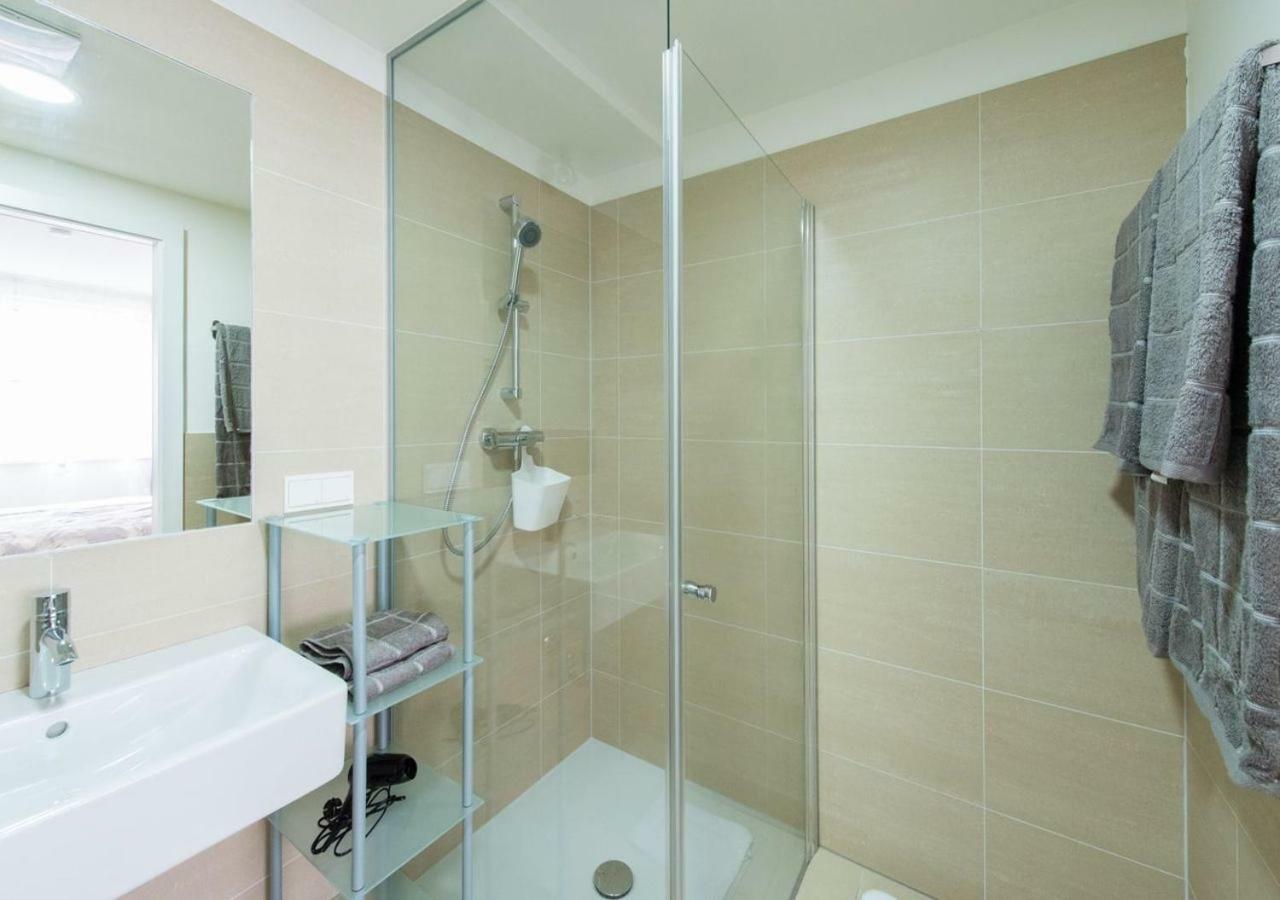 Sissy Apartment - Self Check-In Wina Bagian luar foto